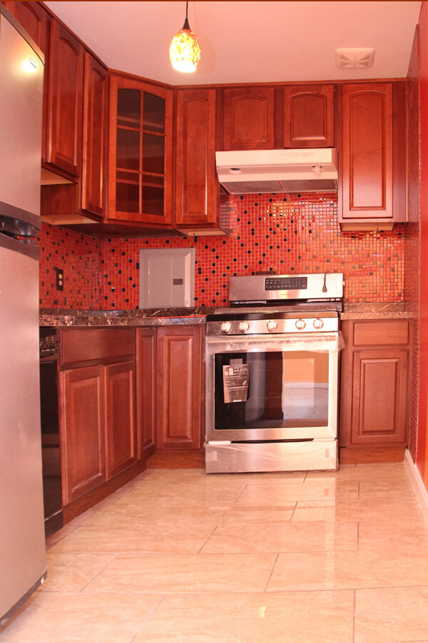 A photo of our recent kitchen renovation project, our client loved what the results, we are proud kitchen remodeling contractors in Maryland, US.
