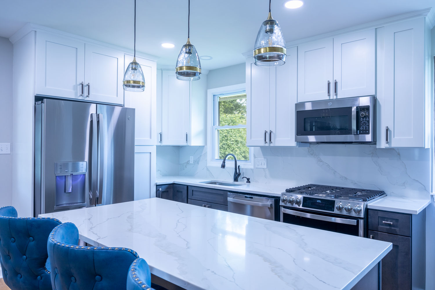 Transform your kitchen with our expert remodeling contractors in Maryland, US. We specialize in designing functional and beautiful spaces that reflect your unique style. Get a free estimate today!